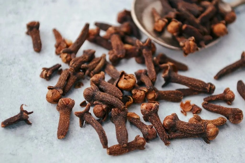 What Happens If You Eat Cloves During Summer