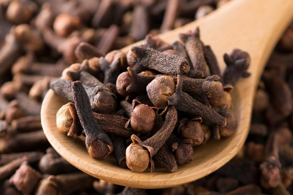 What Happens If You Eat Cloves During Summer